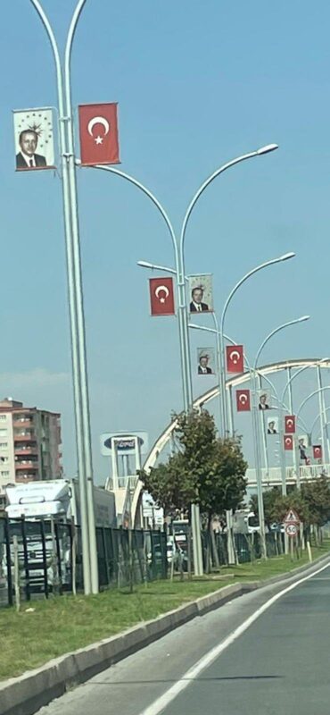 Daha &ouml;nce kayyum y&ouml;netiminde olan Diyarbakır, Batman, Siirt ve Van&rsquo;da