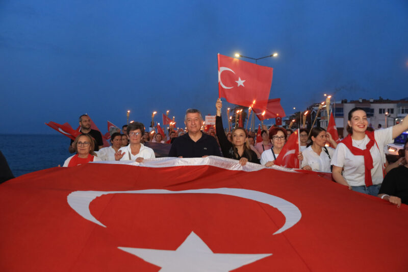 ’30 Ağustos Zafer Bayramı’, Güzelbahçe’de ‘Denizlerden Zafer’e Fener Alayı’ gerçekleştirilecek
ardından