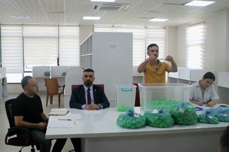 ÇUKUROVA SEMT KREŞLERİNE YERLEŞECEK ÇOCUKLAR KURA İLE BELİRLENDİ