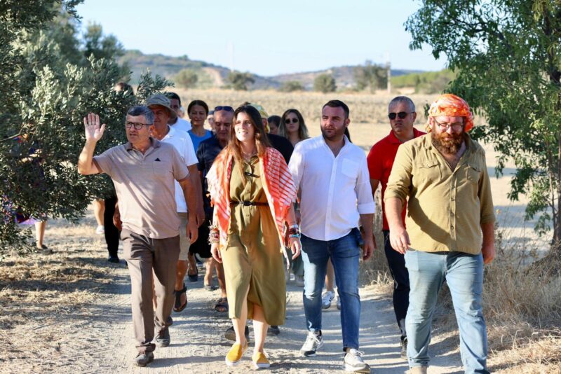 BAŞKAN DENİZLİ: “BU HASAT ALIN TERİ İLE YURTTAŞLARIMIZA DOĞRU BESİNLERİ