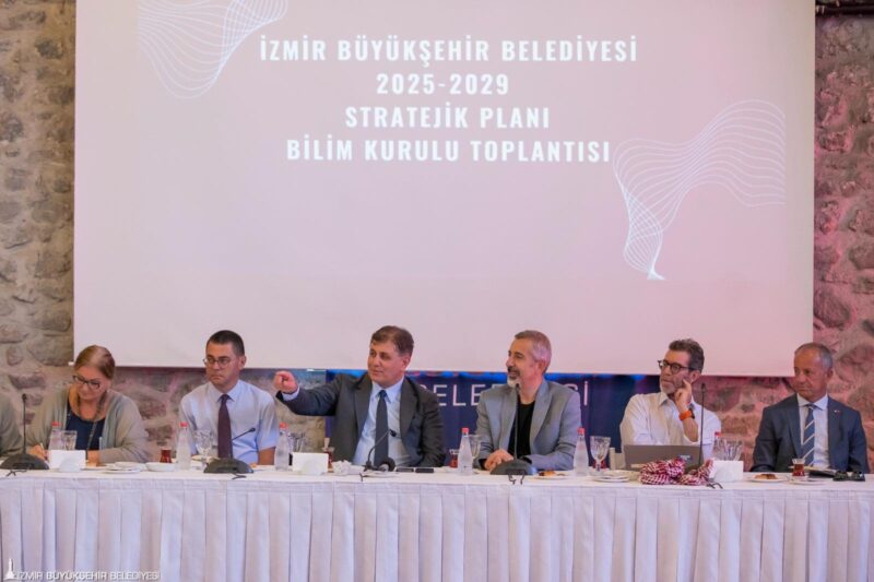 Yeniden yapılandırılan İzmir Planlama Ajansı Bilim Kurulu ilk toplantısını gerçekleştirdi.
