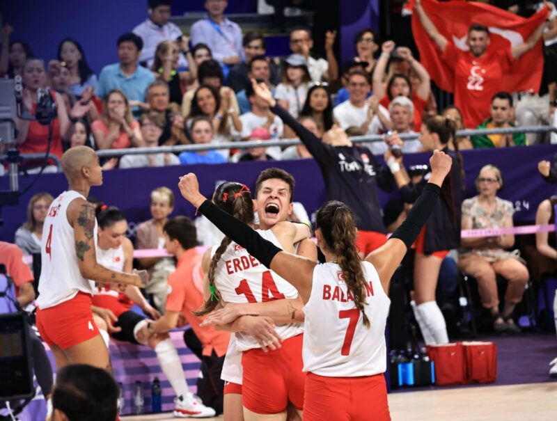 Kadın Voleybol Milli Takımımız, #Paris2024 Olimpiyat Oyunları çeyrek finalinde Çin'i