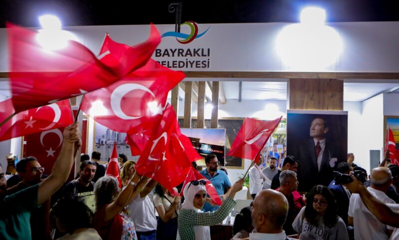 Bu yıl kapılarını 93'üncü kez açan İzmir Enternasyonal Fuarı'na katılan