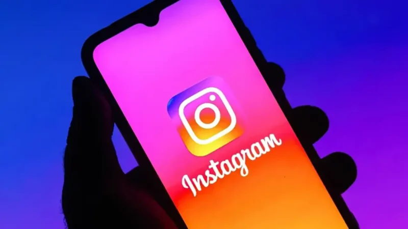 Sosyal medya platformu "Instagram"a getirilen erişim engeli sürüyor. Konu ile