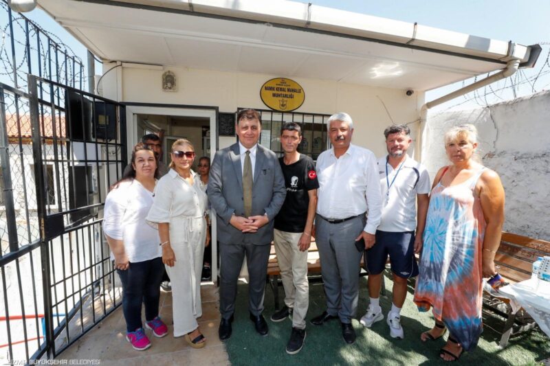 
İzmir Büyükşehir Belediye Başkanı Dr. Cemil Tugay, Konak Damlacık’ta bulunan