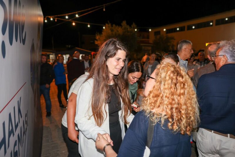 Katılımcı yönetim anlayışı doğrultusunda halk buluşmalarına devam eden Çeşme Belediye
