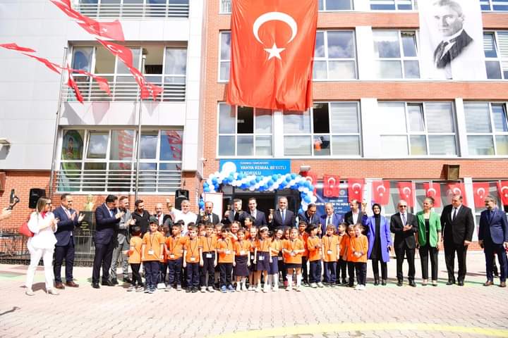 
Sancaktepe’de 2024-2025 eğitim-öğretim yılı, Yahya Kemal Beyatlı İlkokulu’nda yapılan açılış