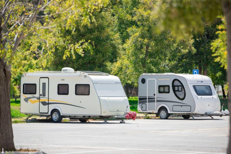 İzmir Büyükşehir Belediyesi tarafından İnciraltı Terminali’nde açılan karavan ve tekne