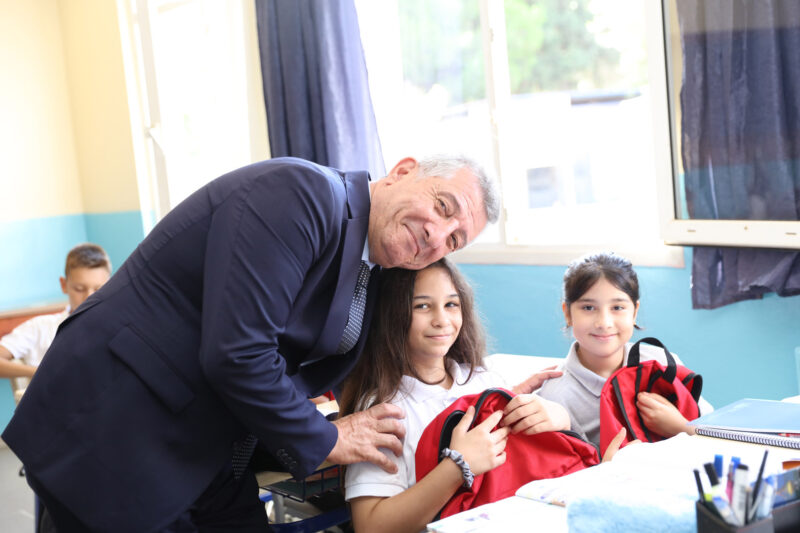 Güzelbahçe Belediyesi tarafından 2024-2025 eğitim-öğretim döneminde 1500 öğrenciye çanta ve
kırtasiye