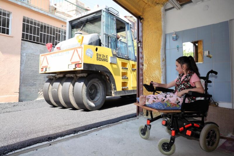 Cam kemik hastası küçük Hediye Nur’un asfalt yol talebi Başkan