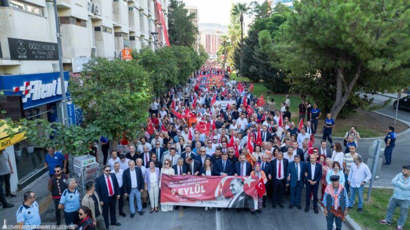 İzmir'in kurtuluşunun 102'nci yıl dönümü kutlamaları Türk ordusunun 9 Eylül'de