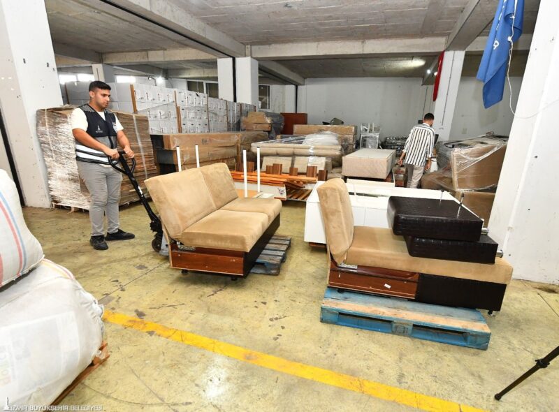 Türkiye’deki ekonomik kriz nedeniyle ikinci el eşya bağışı kampanyasını devreye
