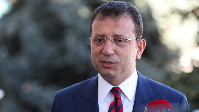 CHP'nin Tüzük Kurultayı'nın ikinci gününde açıklamalarda bulunan İBB Başkanı İmamoğlu,