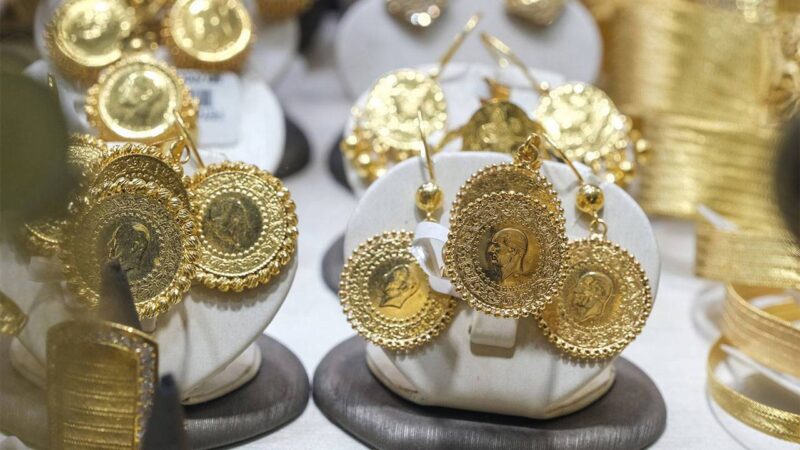 Gram altın, güne yükselişle başlamasının ardından 2 bin 761 lira