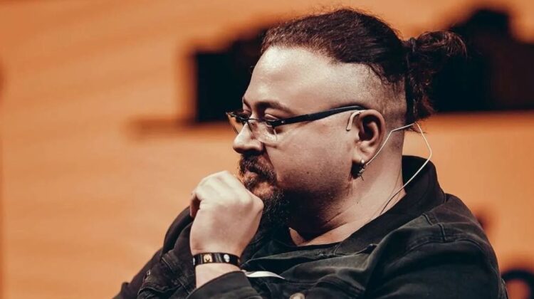 Türkiye'nin en popüler Twitch yayıncılarından biri olan Ahmet "Jahrein" Sonuç,