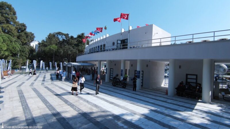 İzmir Büyükşehir Belediyesi, kentin kalbi Kültürpark’ın cumhuriyet yolculuğunu simgeleyen tarihi