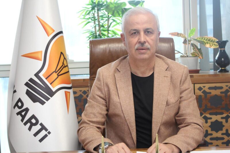 AK Parti Karşıyaka İlçe Başkanı Selahattin köse 8. Olağan İlçe