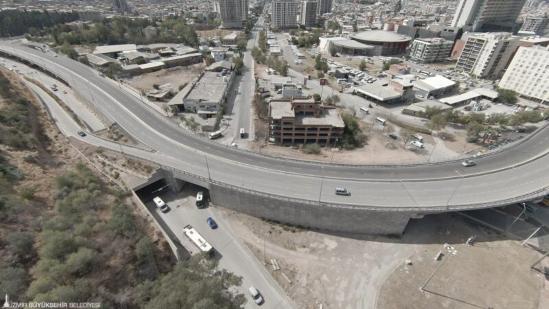 İzmir Büyükşehir Belediyesi, otogar çevresinde uzun yıllardır devam eden trafik