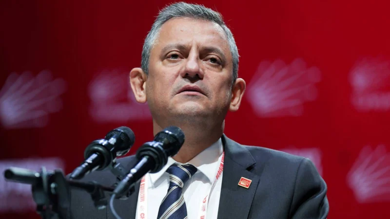 Cumhuriyet Halk Partisi Genel Başkanı Özgür Özel, iktidarı vatandaşın erken