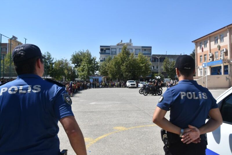 İl Emniyet Müdürlüğü, İlköğretim Haftası etkinliğinde minik öğrencilere unutulmaz bir