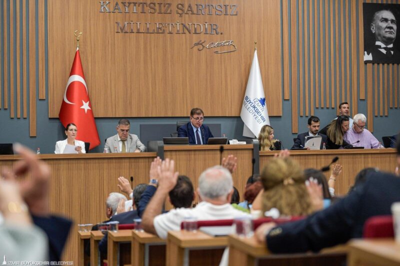 İzmir Büyükşehir Belediyesi eylül ayı meclis toplantısının son birleşiminde İzmir