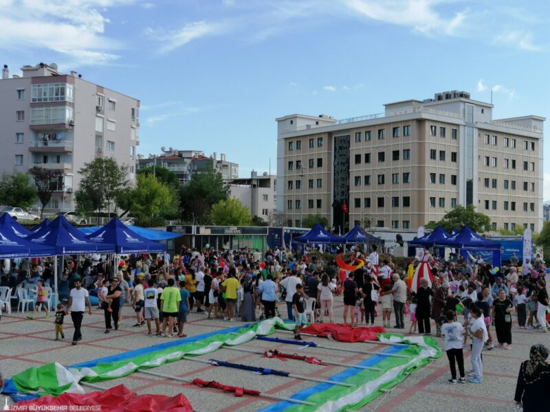 İzmir Büyükşehir Belediyesi, Bayraklı ve Karşıyaka’da geçen ay çıkan orman