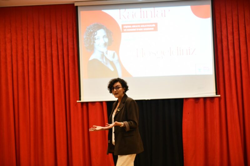 Çiğli Belediyesi tarafından düzenlenen interaktif seminerde Eğitmen ve Hikaye Anlatıcısı