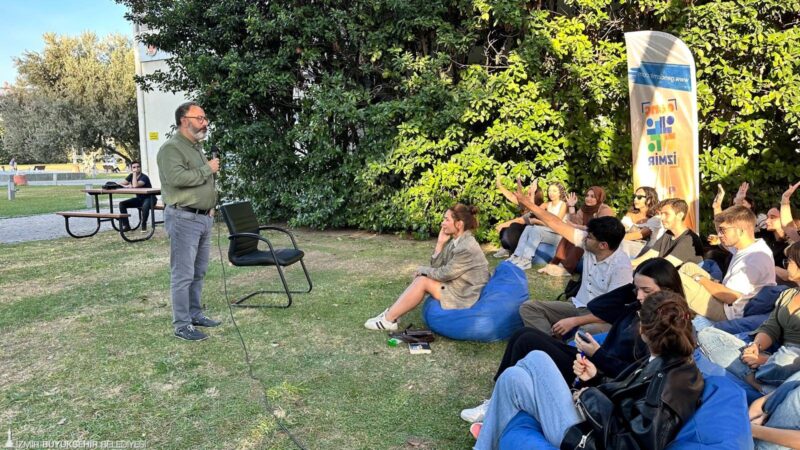 
İzmir Büyükşehir Belediyesi, gençlere yeni ufuklar açmak amacıyla her ay