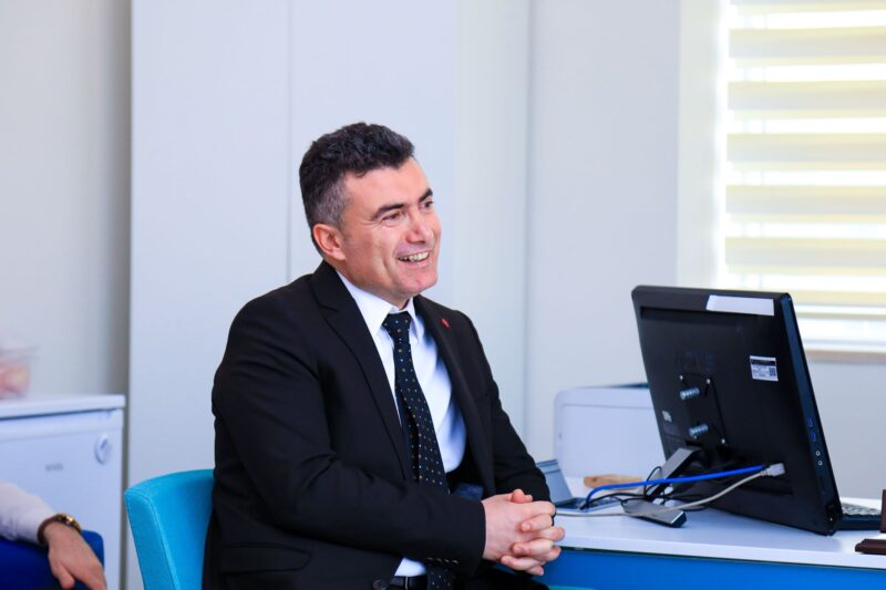 Çiğli Eğitim ve Araştırma Hastanesi Başhekimi Doç. Dr. Adnan Yamanoğlu,