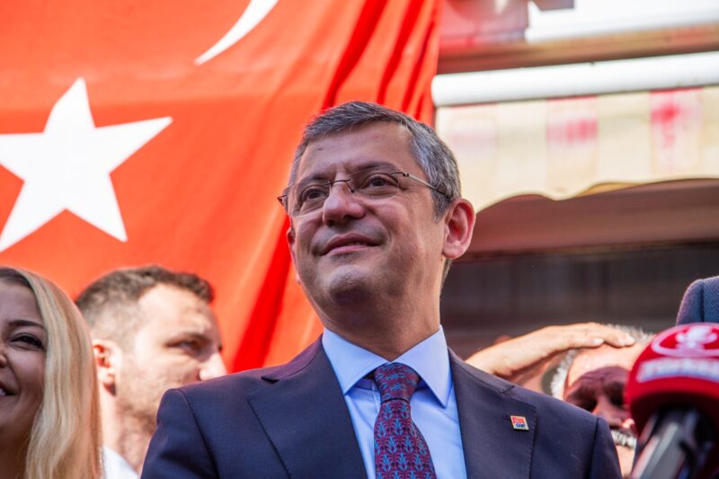 CHP lideri Özel, Cumhuriyet'in 101. yıldönümü nedeniyle yaptığı paylaşımda, "Bilhassa