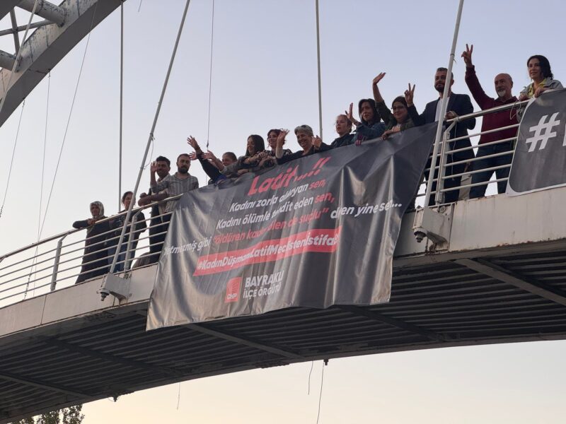 


Bugün, CHP Bayraklı İlçe Örgütü, kadınların maruz kaldığı şiddeti ve