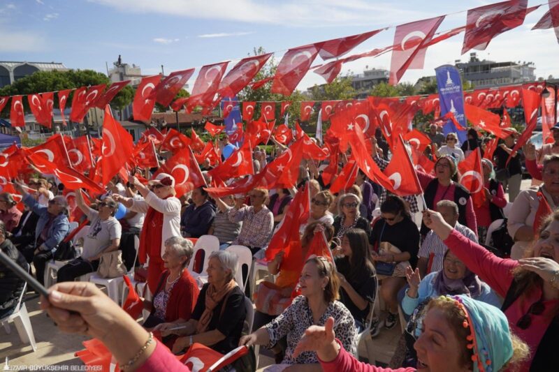 İzmir Büyükşehir Belediyesi, 29 Ekim Cumhuriyet Bayramı’nı adına yakışır bir