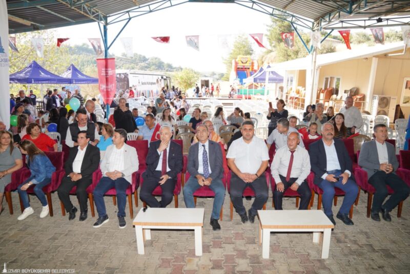 Cumhuriyet Bayramı coşkusunu tüm şehre yaymayı hedefleyen İzmir Büyükşehir Belediyesi