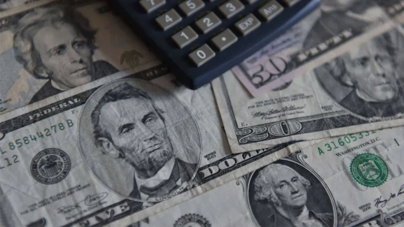 Dolar/TL, dün yüzde 0,1 artışla 34,2550'den kapanırken, bugün bankalararası piyasada