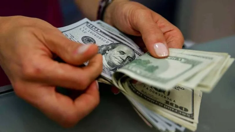 Liranın dolar ve euro karşısındaki eriyişi sürüyor. İstanbul serbest piyasada
