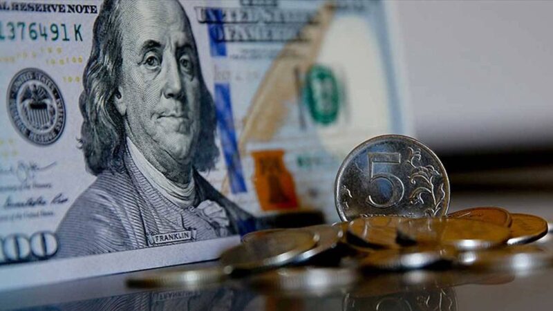 Liranın dolar ve euro karşısındaki eriyişi sürüyor. İstanbul serbest piyasada