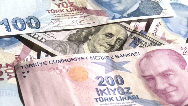 Dolar/TL dün yüzde 0,2 azalışla 34,1719'dan kapanırken, bugün bankalararası piyasada