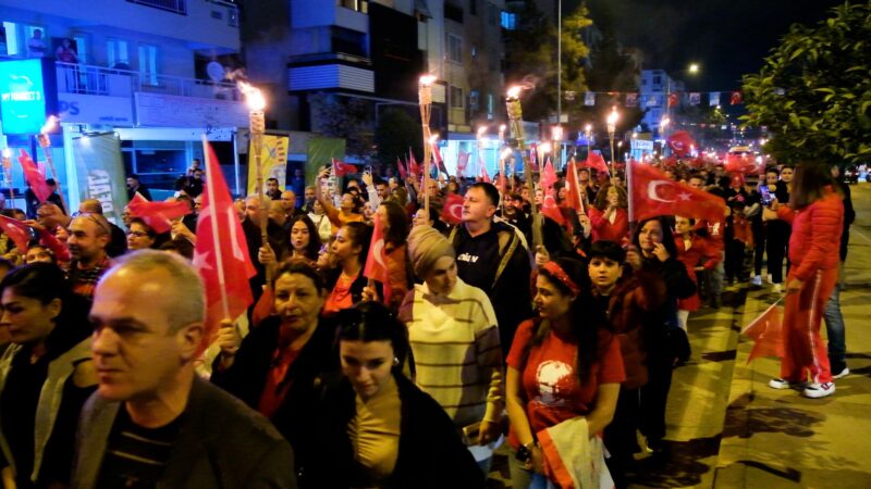 Narlıdere’de Cumhuriyetin 101’inci yaşı gurur ve coşkuyla kutlandı. Cumhuriyet Bayramı