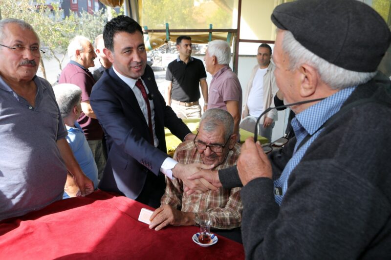 Bayraklı Belediye Başkanı İrfan Önal, ilçeyi daha modern ve yaşanabilir