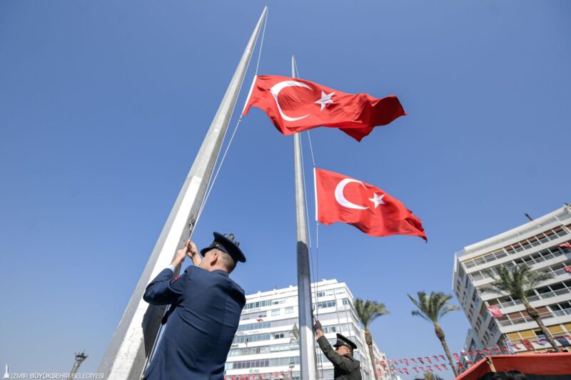 İzmir Büyükşehir Belediye Başkanı Dr. Cemil Tugay, 29 Ekim Cumhuriyet