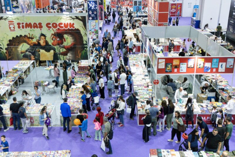 İZKİTAP – 4. İzmir Kitap Fuarı’na İzmirli okurlar büyük ilgi