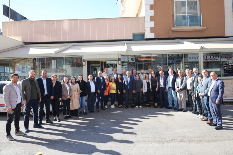 Muhtarlar Günü dolayısıyla AK Parti Çiğli, ilçedeki bütün muhtarlar için