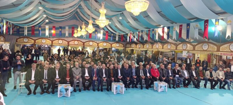 
Sultanbeyli'de düzenlenen birinci Memleket Günleri, Samsun ve Çankırı Derneklerinin katılımıyla