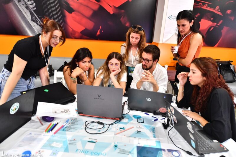 İzmir’de eğitim gören peyzaj mimarlığı, şehir ve bölge planlama ile