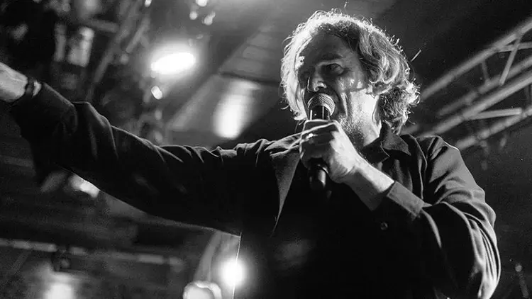Alternatif rock grubu Peyk'in vokalisti İrfan Alış, geçirdiği beyin kanaması