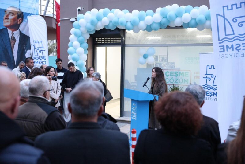 Çeşme Çözüm Merkezi’nin açılışında konuşan Belediye Başkanı Lal Denizli, merkez