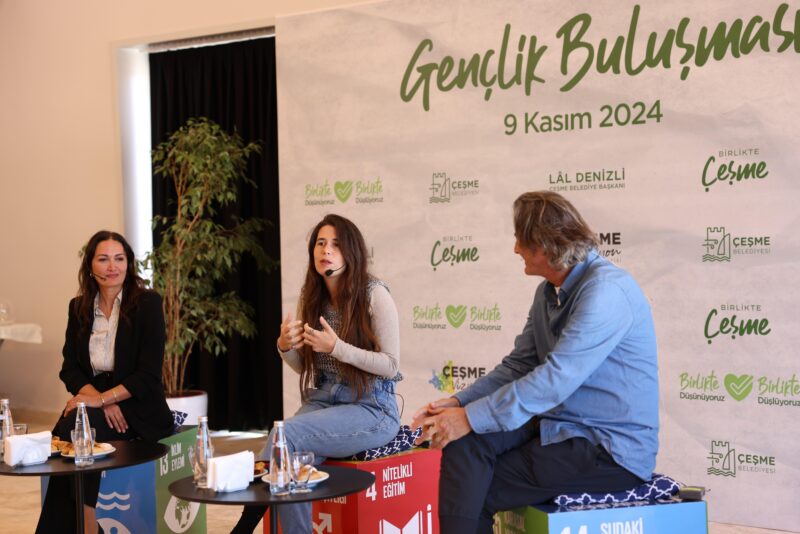  

Çeşme Belediye Başkanı Lal Denizli, Alaçatı’nın ilk Gençlik Merkezi ve