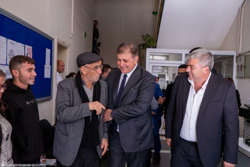 İzmir Büyükşehir Belediye Başkanı Dr. Cemil Tugay, Kiraz'da düzenlediği koordinasyon