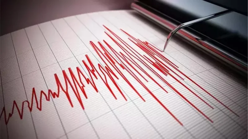 "Bitlis'in Hizan ilçesinde sabah saatlerinde meydana gelen 4.3 büyüklüğündeki deprem