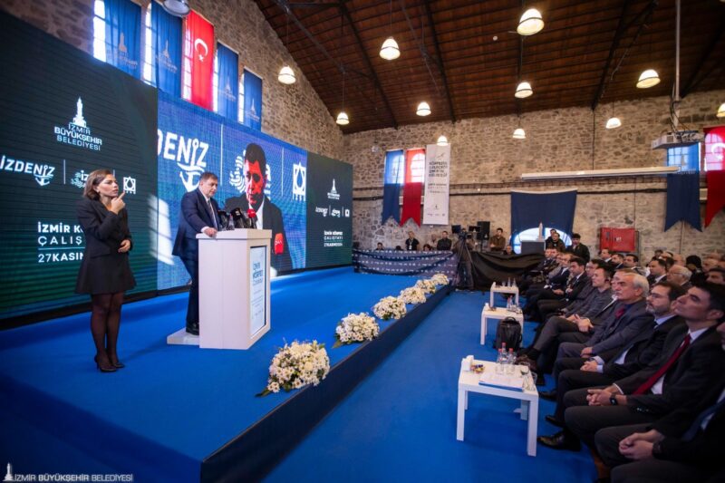 İzmir Körfezi’nin temizlemesi için yatırımlarını sürdüren İzmir Büyükşehir Belediyesi, 